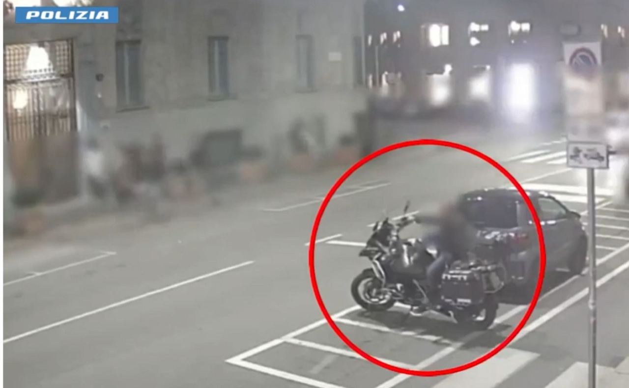 Furti seriali di moto di lusso a Milano, smantellata la banda: due arresti