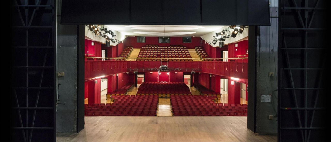 Ottant’anni di Piccolo Teatro: Milano celebra la sua storia con la stagione “Gioco del tempo”