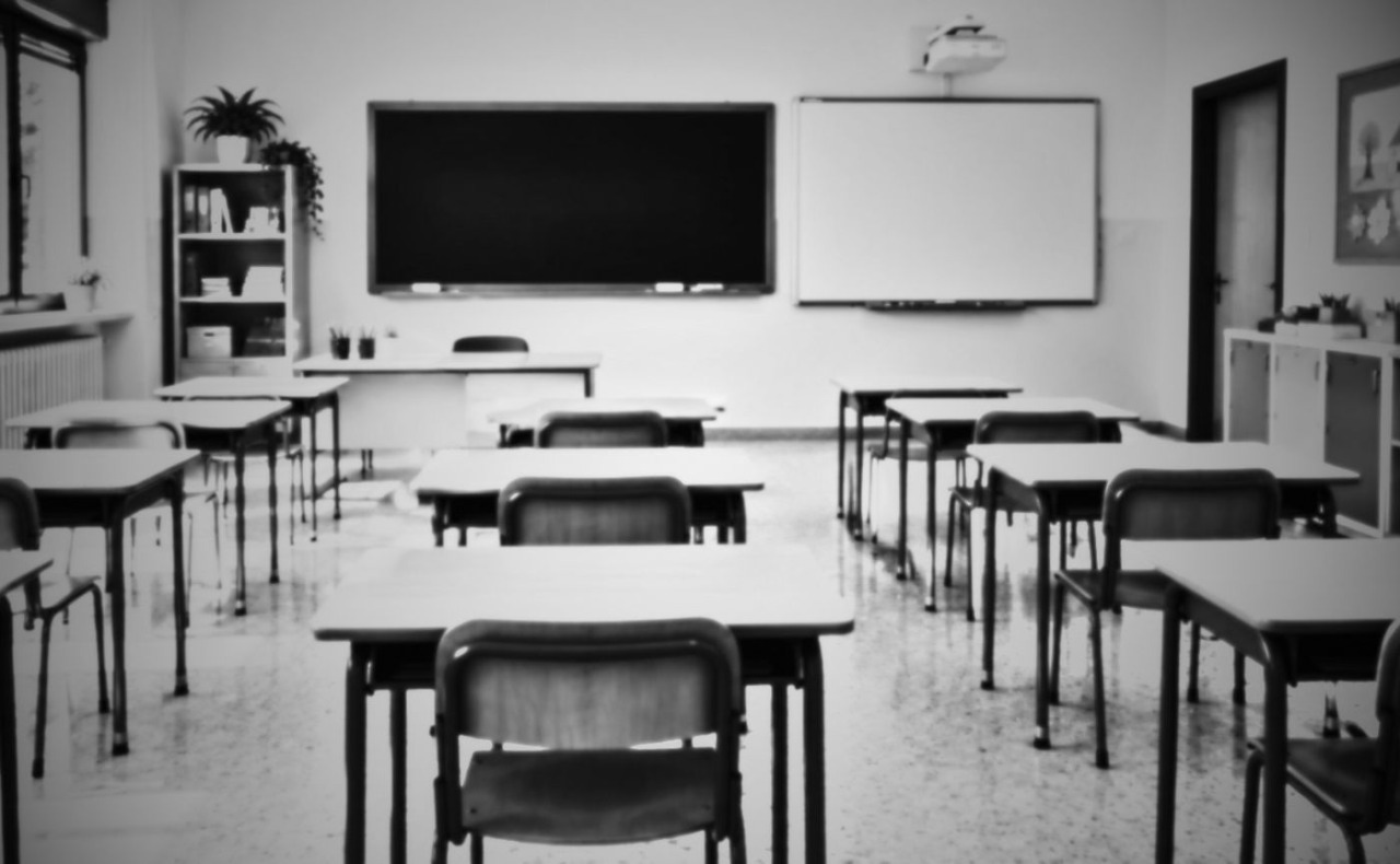 Molestava bambini in classe: convalidato l’arresto del maestro