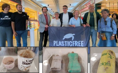 Nasce a Milano il “Museo della Plastica”: in mostra rifiuti degli anni ’50 ancora intatti nell’ambiente