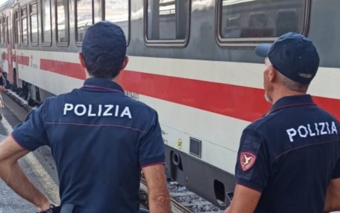 Sicurezza nelle stazioni milanesi sotto accusa dopo il delitto di Milano Certosa
