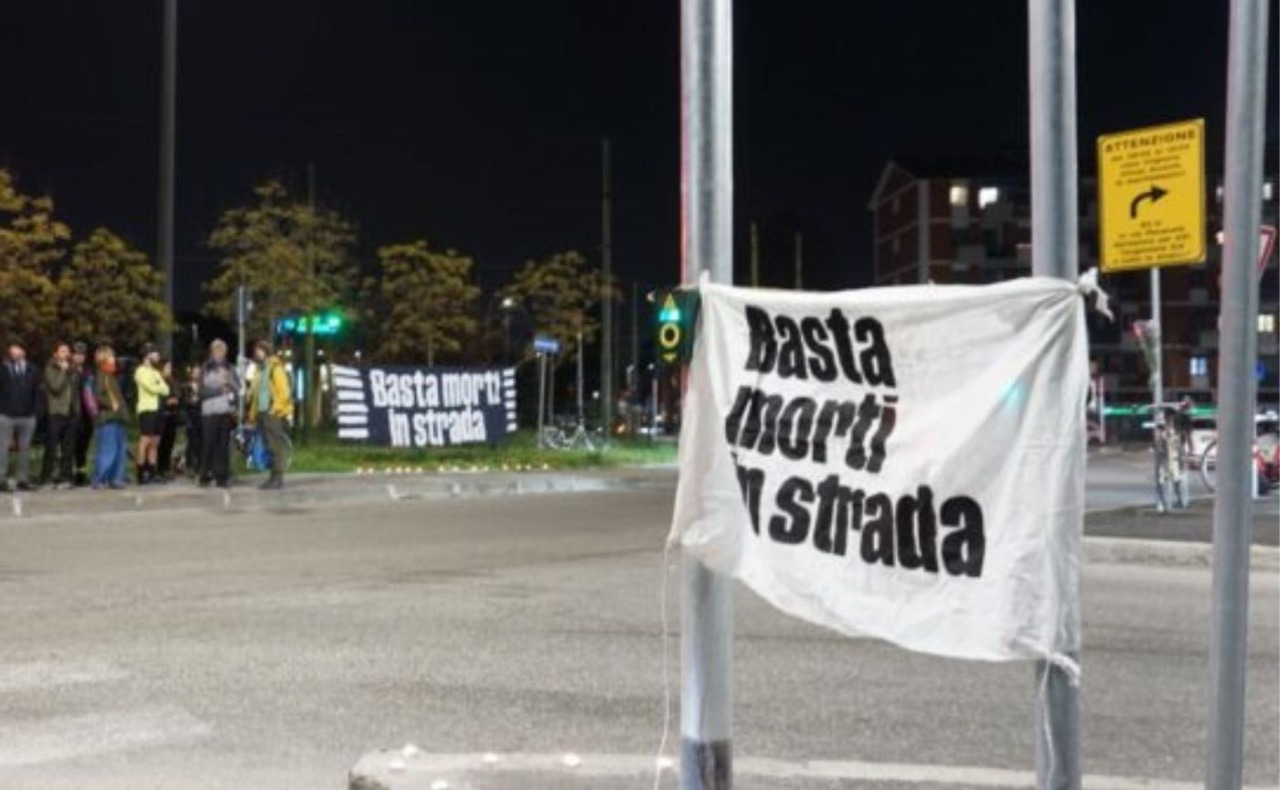 Stasera presidio a Milano per chiedere più sicurezza: la protesta dei ciclisti scende in piazza