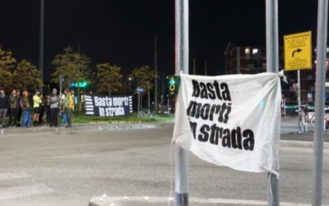 Stasera presidio a Milano per chiedere più sicurezza: la protesta dei ciclisti scende in piazza