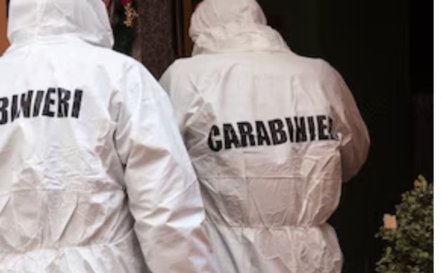 Il cane non smetteva di abbaiare: marito e moglie trovati morti nella loro casa