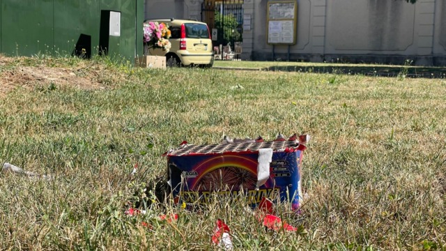 Compleanno con i fuochi d’artificio: multa da 160 euro a una madre di Cesano