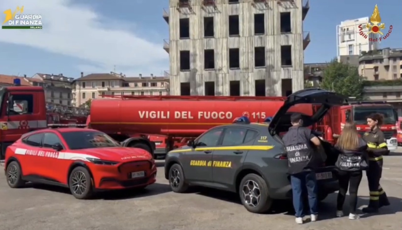 Guardia di Finanza, 30mila litri di gasolio sequestrato donati ai Vigili del Fuoco di Milano
