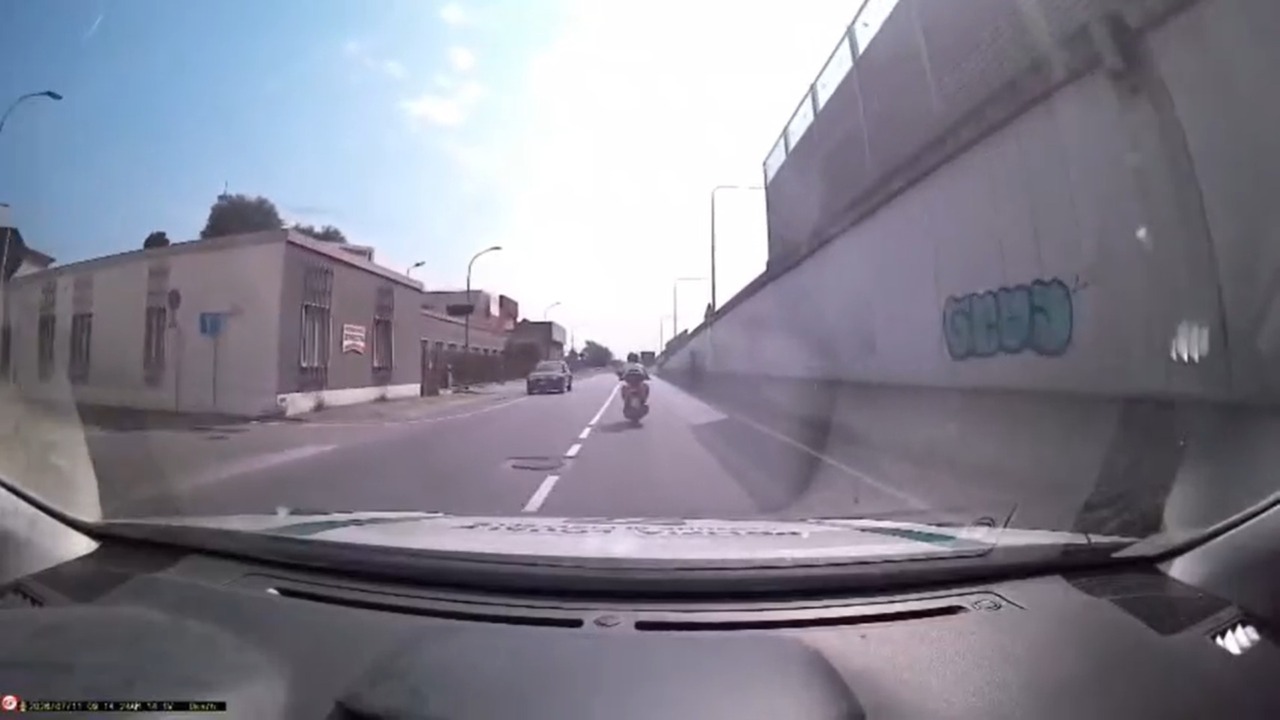 Fugge in motorino rubato dopo un inseguimento, identificato tre settimane dopo