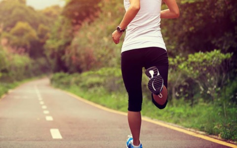 Aggredita mentre fa jogging al Parco delle Cave: arrestato un 26enne per violenza sessuale