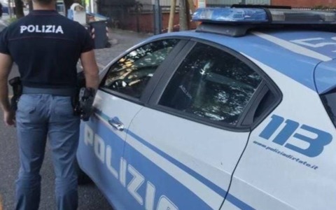 Ruba una collanina e la mostra su Tik Tok: il video porta dritta in carcere una 17enne