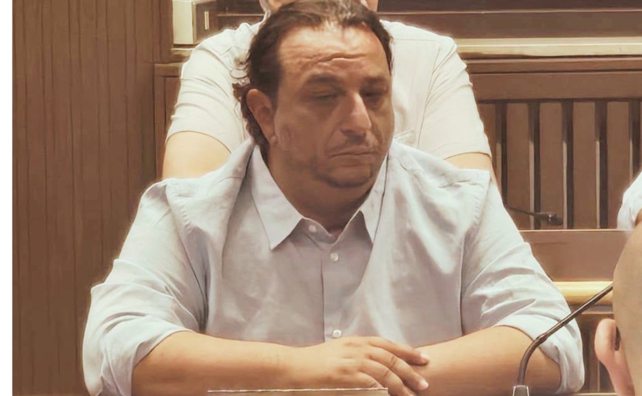 Corsico, il consigliere Saccinto scrive al sindaco Ventura: “Chiarisca sulle polemiche del primo Consiglio comunale e sull’accessibilità del Teatro Verdi”