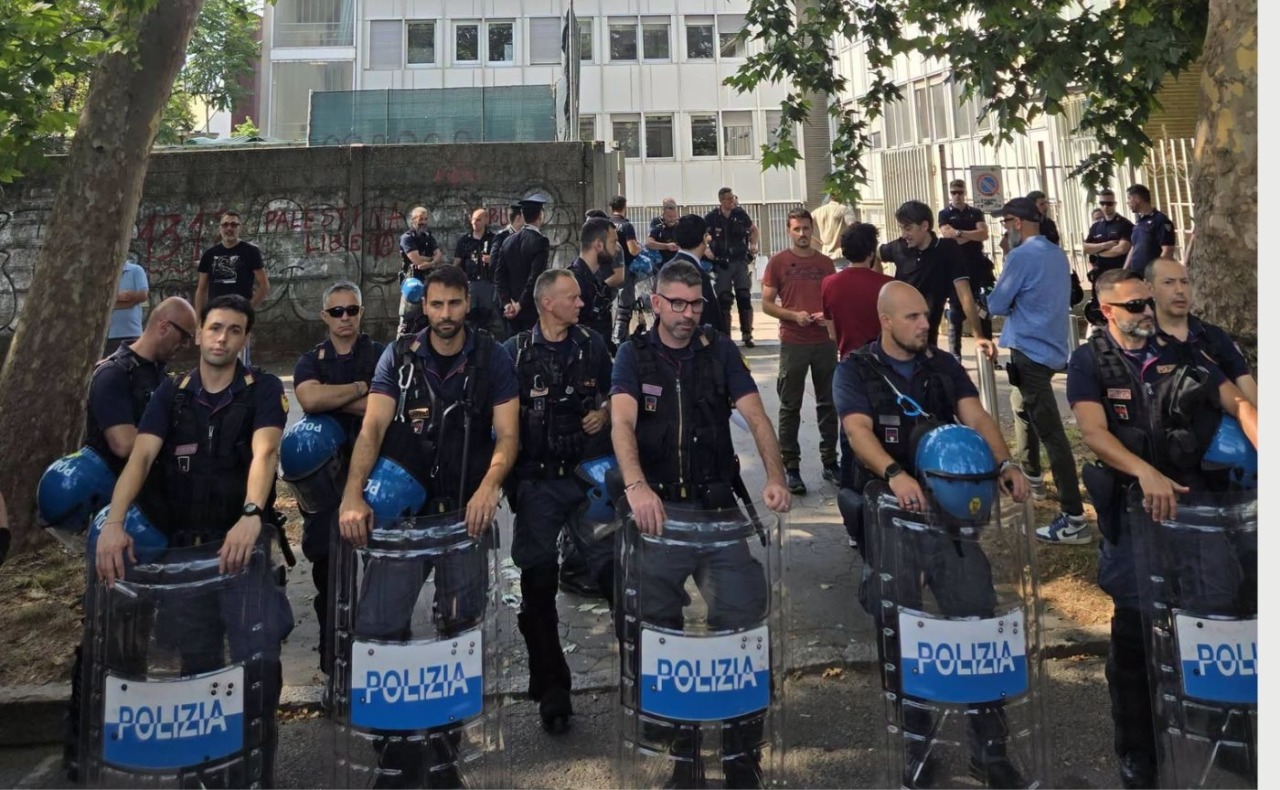 La Polizia sgombera l’immobile dell’Università a Città Studi occupato dal collettivo universitario SOCS: 16 denunciati