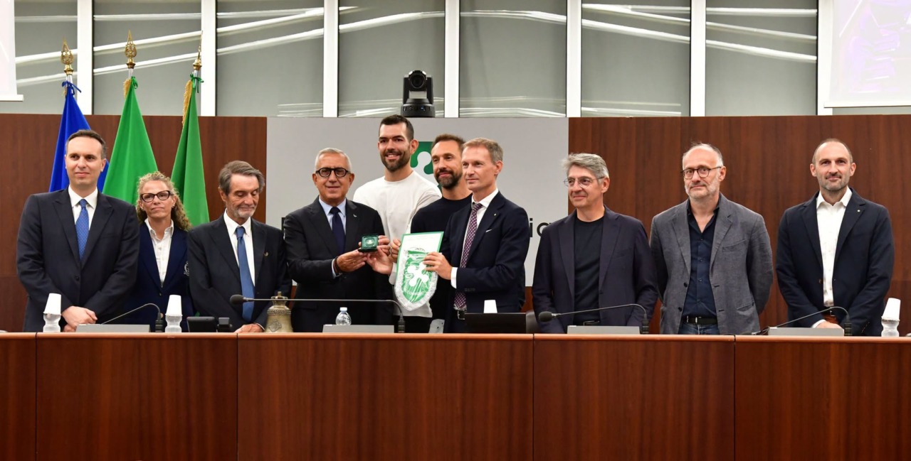 L’Olimpia Milano festeggia il Triplete: “Una stagione nella storia del basket”
