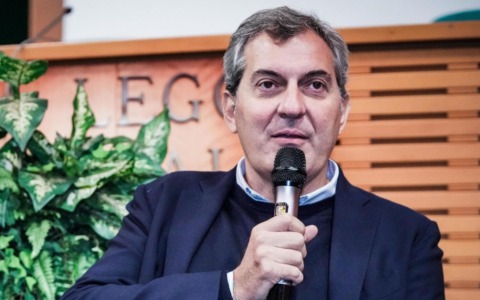 Mario Calabresi lascia Chora per candidarsi sindaco a Milano: “Forte il richiamo a percorrere una strada nuova”