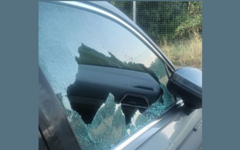 Danneggia auto tra Corsico e Trezzano e tenta un furto: denunciato un cittadino irregolare sul territorio