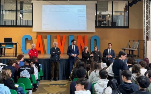 Il Sottosegretario all’Istruzione Frassinetti e l’on. Raimondo al liceo Calvino dopo i vandalismi