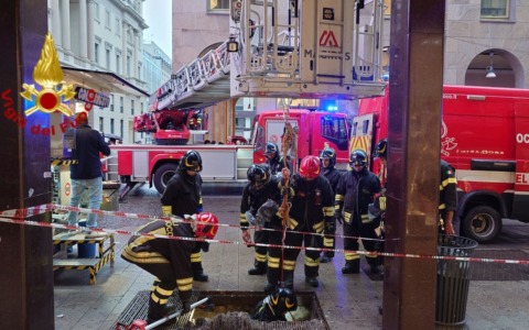 Principio d’incendio in un negozio in corso Vittorio Emanuele II: intervengono i vigili del fuoco