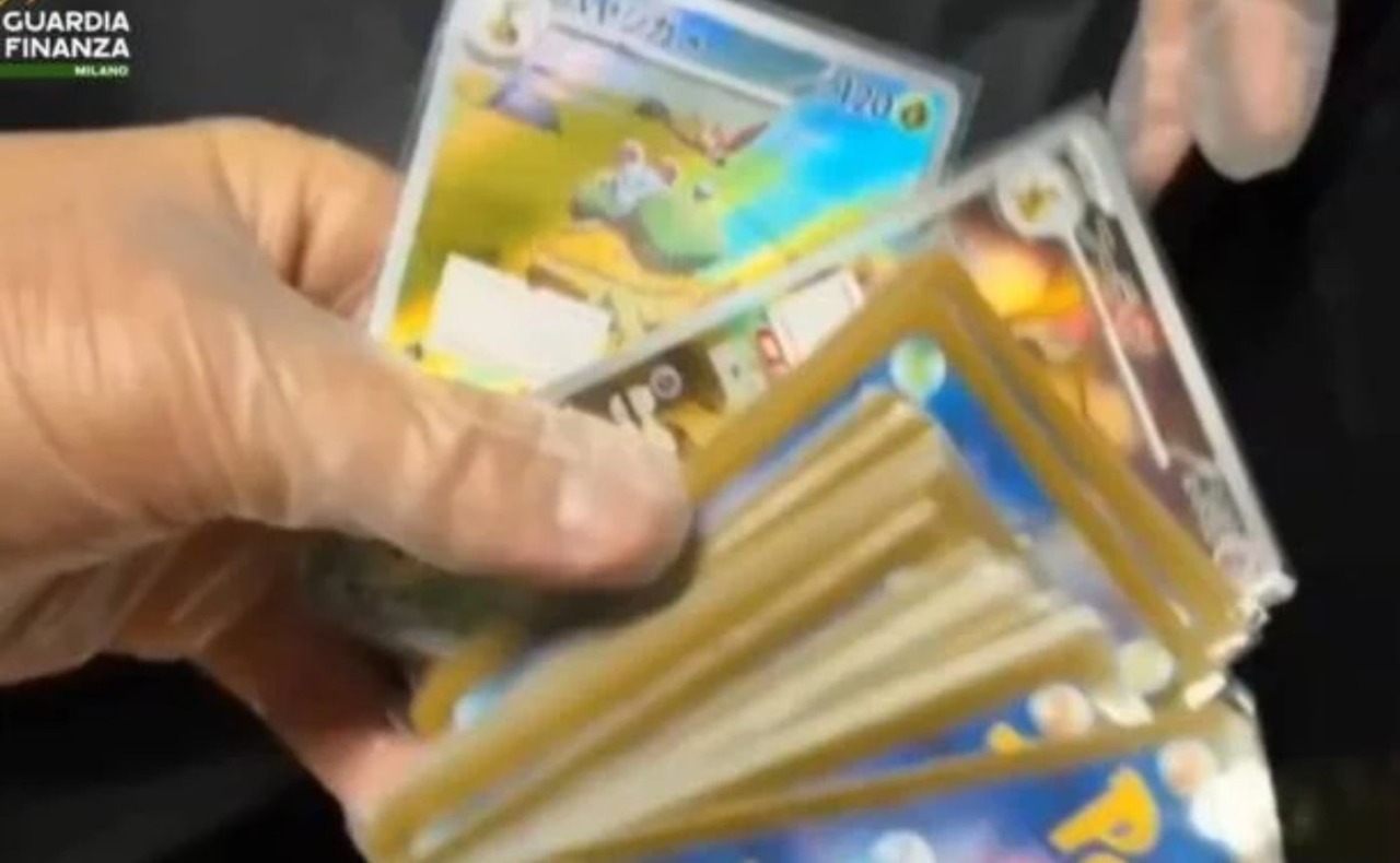 Dalla Cina a Linate con 15 orologi di lusso e 325 carte da collezione Pokemon: maxi multa da 26mila euro