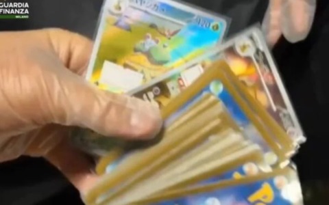 Dalla Cina a Linate con 15 orologi di lusso e 325 carte da collezione Pokemon: maxi multa da 26mila euro