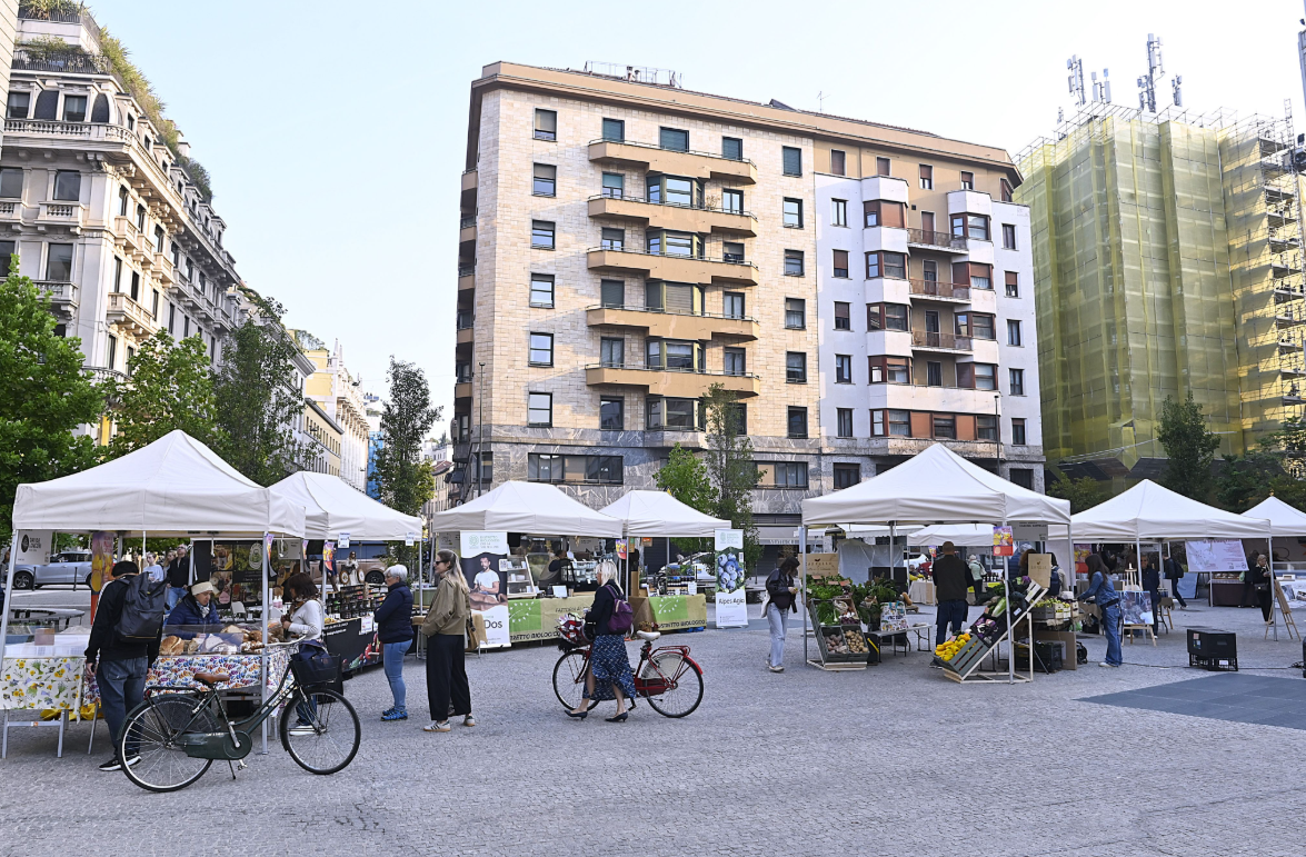Milano, apre il Mercato Agricolo del Verziere: prodotti a km zero e solidarietà