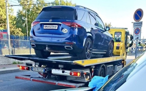 Mercedes rubata in Svizzera, il GPS la fa ritrovare a Rozzano