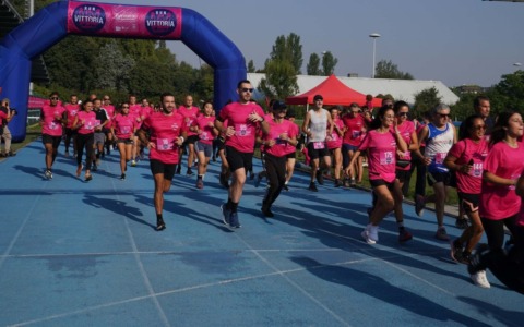Sport e prevenzione con la “Vittoria for Women Run”: visite senologiche gratuite e attività per tutti